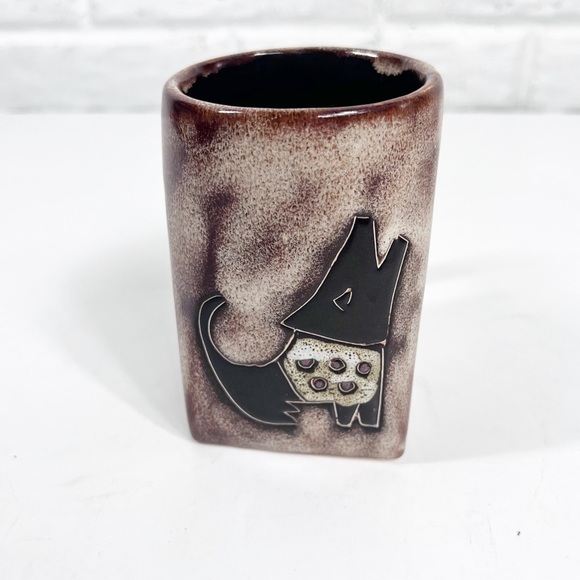 Mara Mexican Stoneware Art ~ Pottery Coffee tea mug ~ Dogs in Shirts Brown - Picture 6 of 6